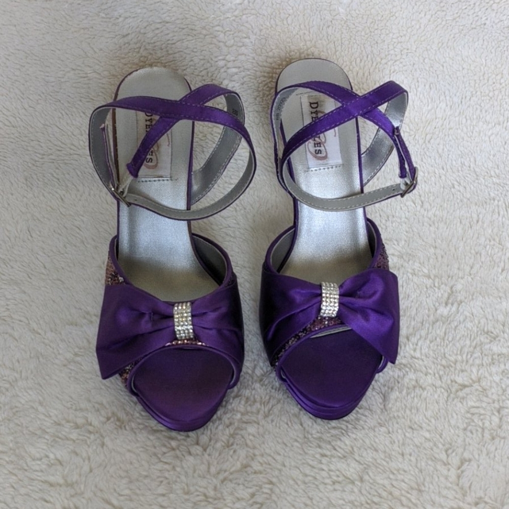 Purple sparkly sequins heels
